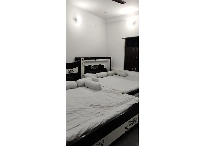 Hotel Shri Nivasa Inn, Kothi
